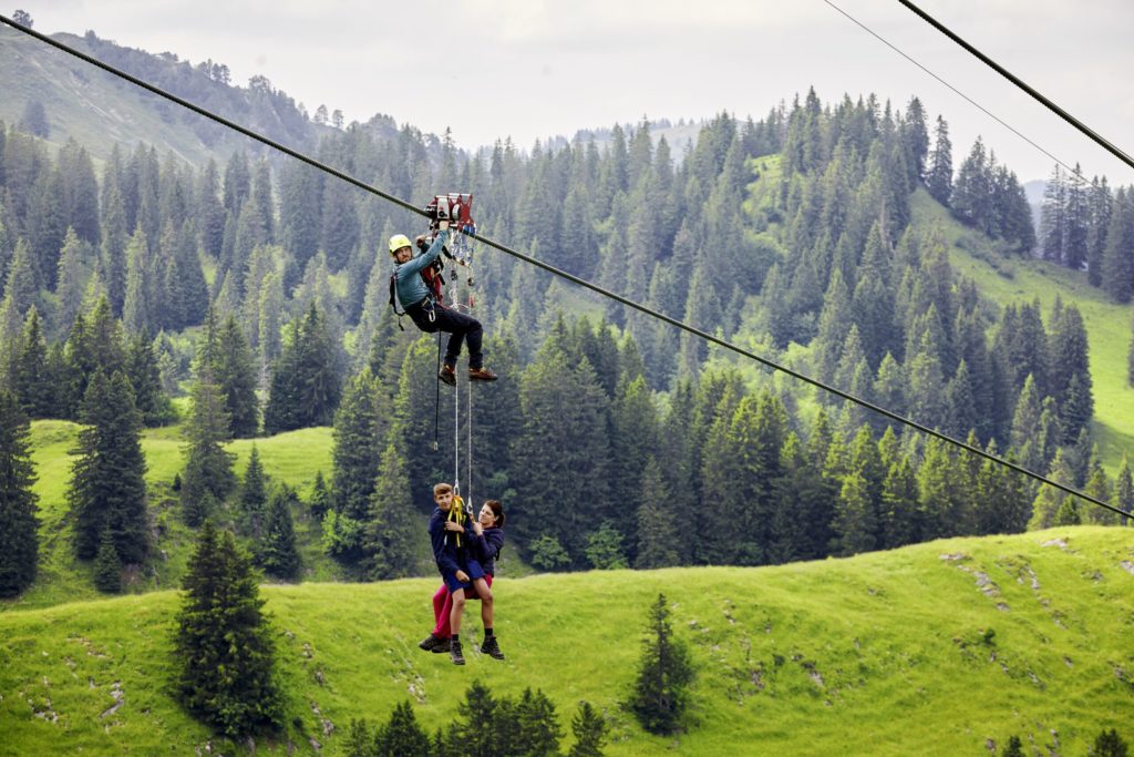 Rescue of two people with the electric rope rescue device