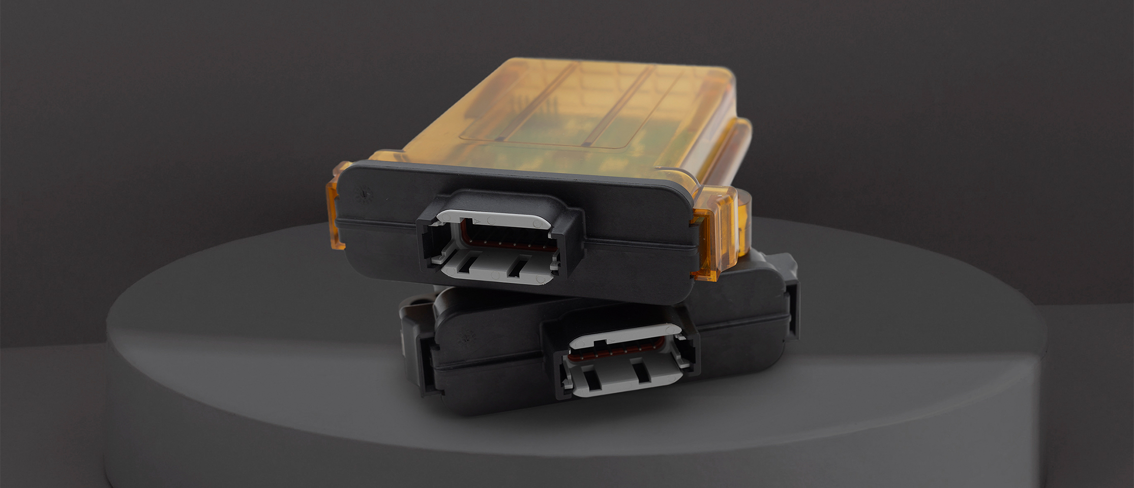 Interlock-Kreise von E-Fahrzeugen sicher auslegen mit der Safe Interlock Unit SIU